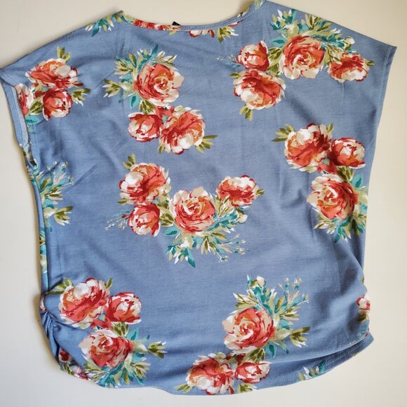 Garden rose knit weave short sleeve gathered sides top - Picture 3 of 5